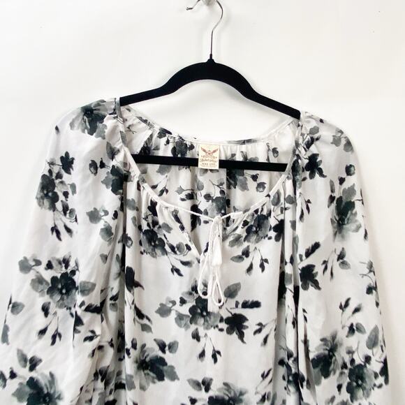 2/$30 Faded Glory XXL Womens White/Black Floral Puff Sleeve Scoop Neck Blouse - Picture 3 of 9